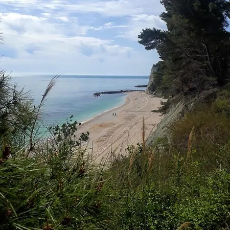 Valcastagno Relais Sirolo