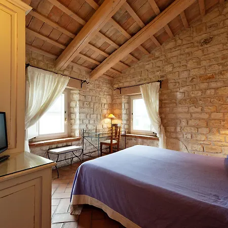 Country house Valcastagno Relais Sirolo