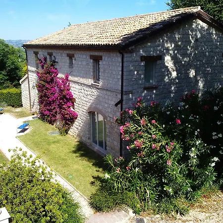 Valcastagno Relais & Sirolo